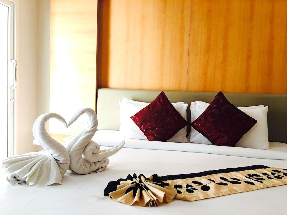 Andatel Grande Patong Phuket Buitenkant foto