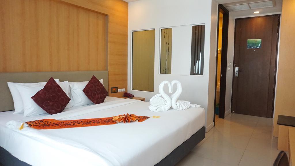 Andatel Grande Patong Phuket Buitenkant foto